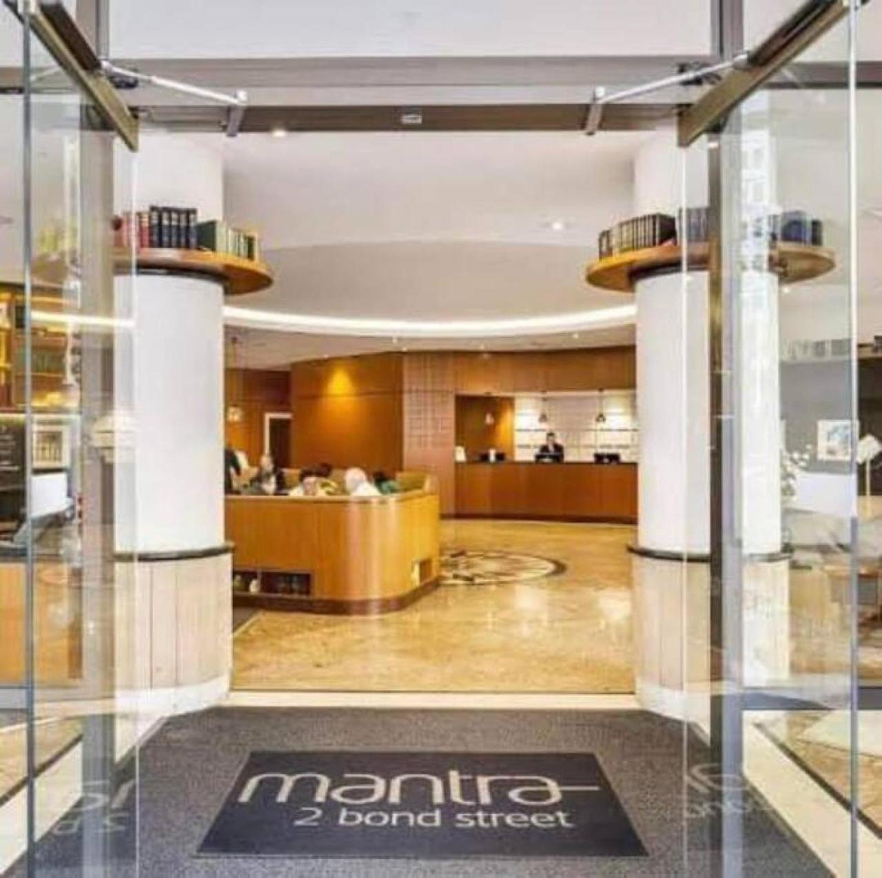 Spectacular 1 Bed In Cbd With Gym Apartment